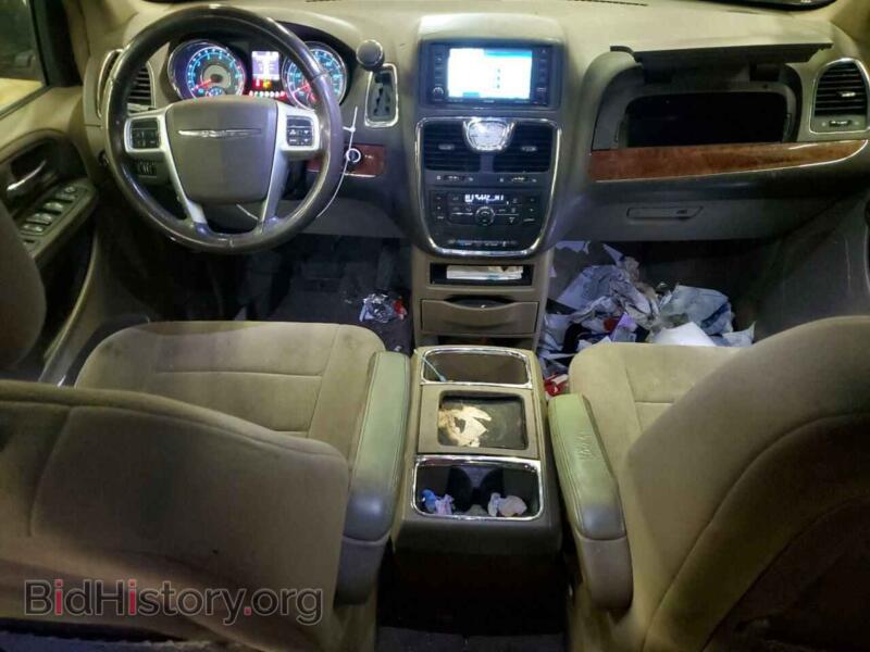 2011 Chrysler MINIVAN (VIN 2A4RR5DG5BR687934) — photo 8 of 13