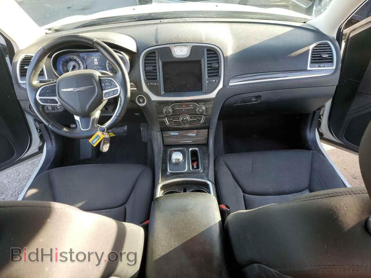 2018 CHRYSLER 300 - VIN: 2C3CCAAG3JH281976 - Фото 8