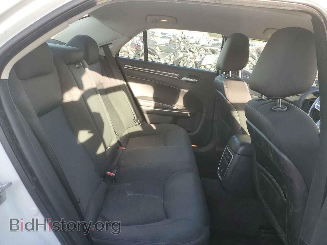 2018 CHRYSLER 300 - VIN: 2C3CCAAG3JH281976 - Фото 10
