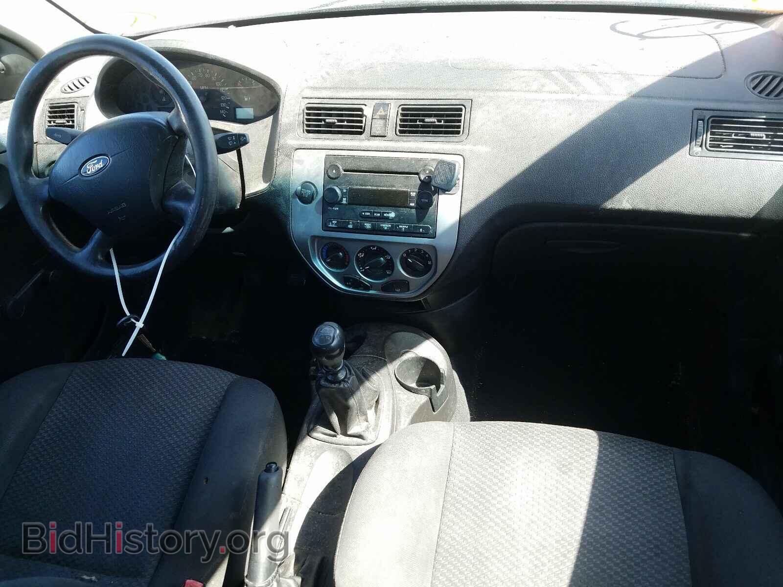 2005 FORD FOCUS - VIN: 3FAFP37N95R124354 - Фото 9