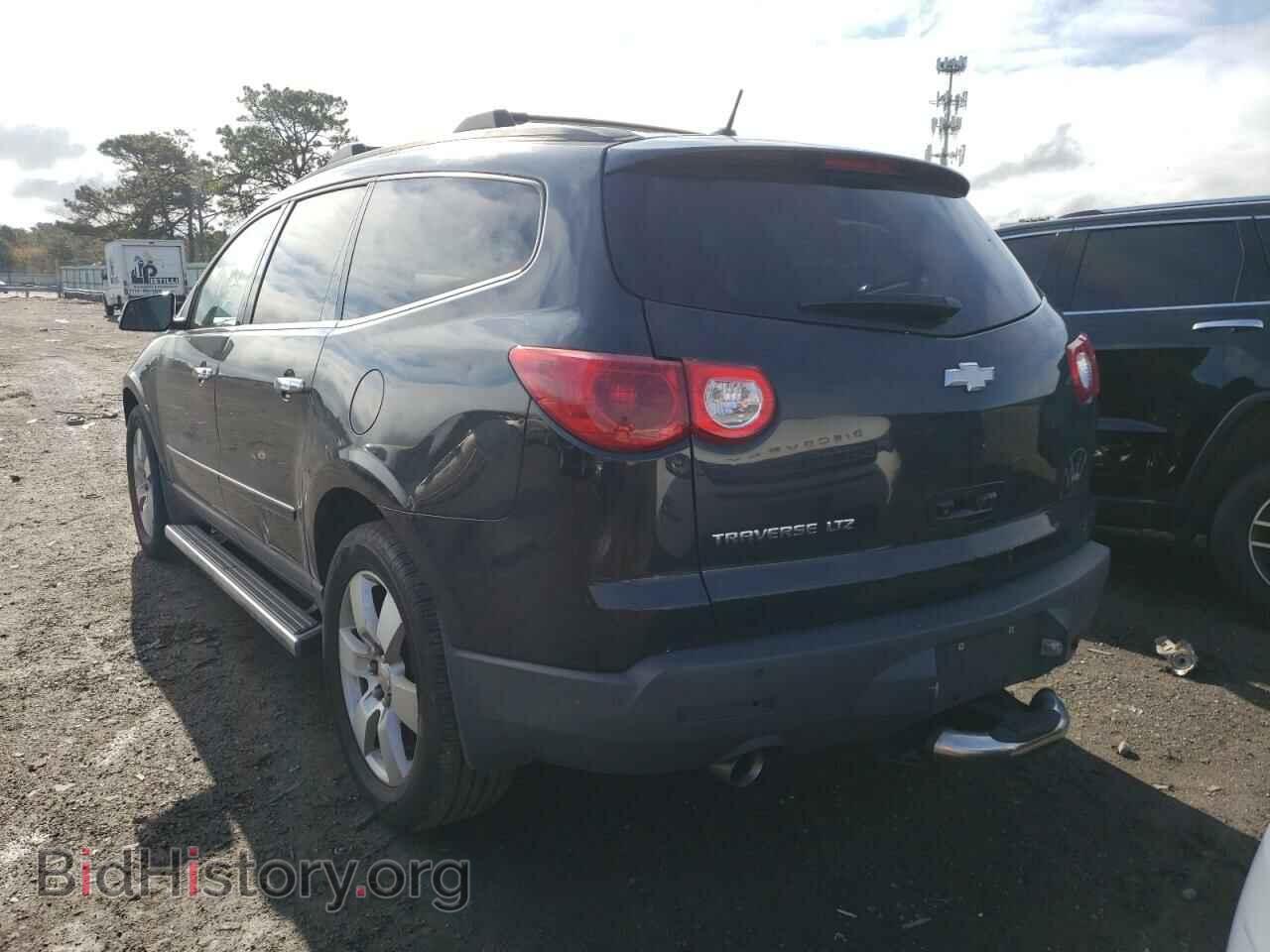 2011 CHEVROLET TRAVERSE - VIN: 1GNKVLED7BJ322663 - Фото 3