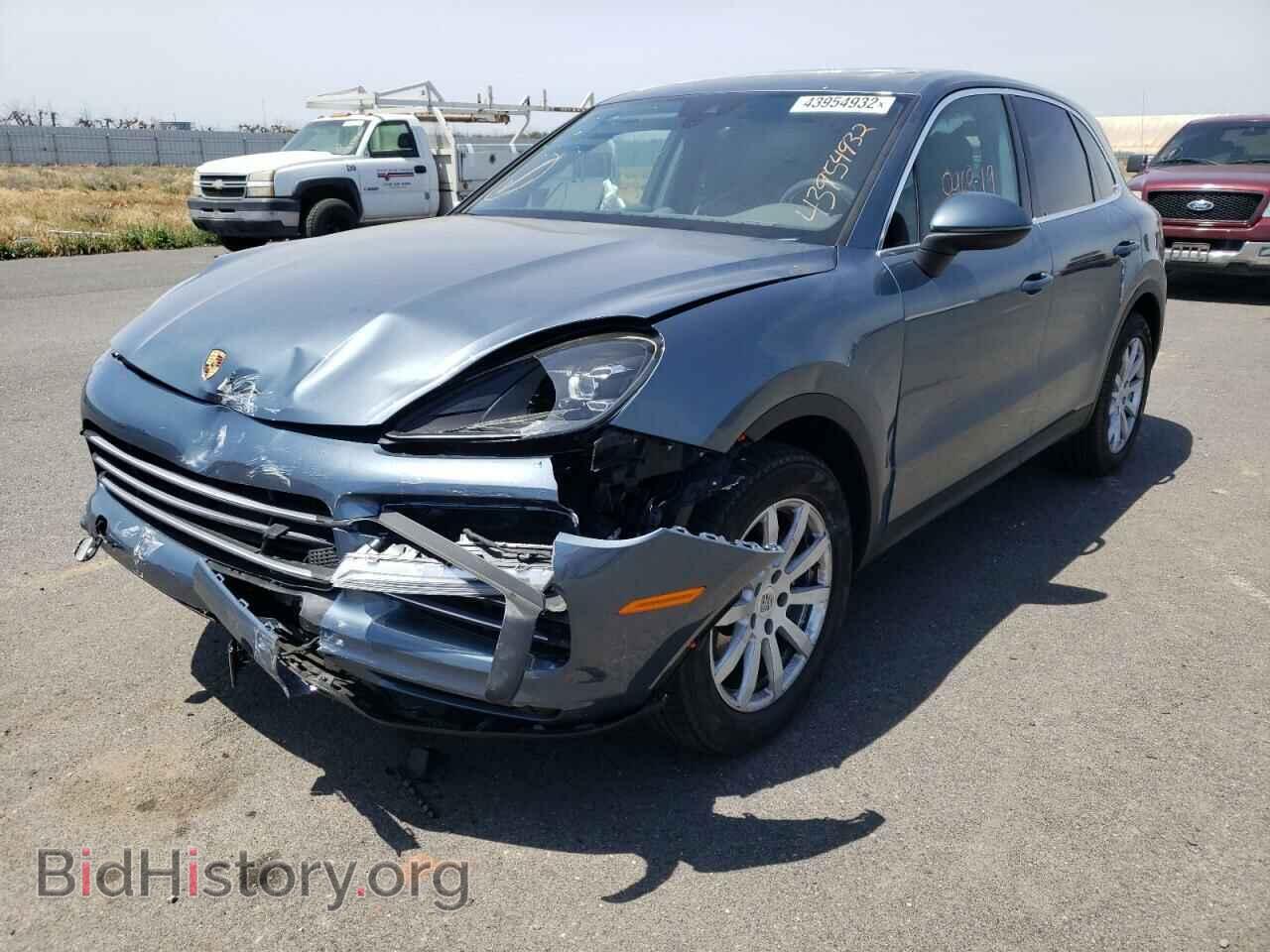 2019 PORSCHE CAYENNE - VIN: WP1AA2AY2KDA04370 - Photo 2