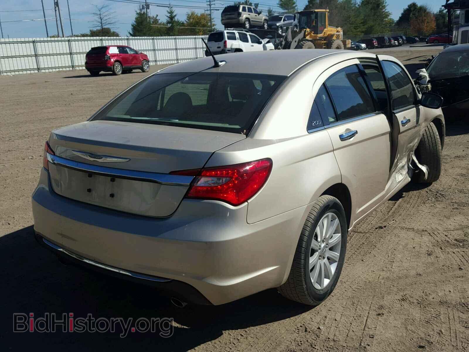 2013 CHRYSLER 200 - VIN: 1C3CCBCGXDN620957 - Photo 4