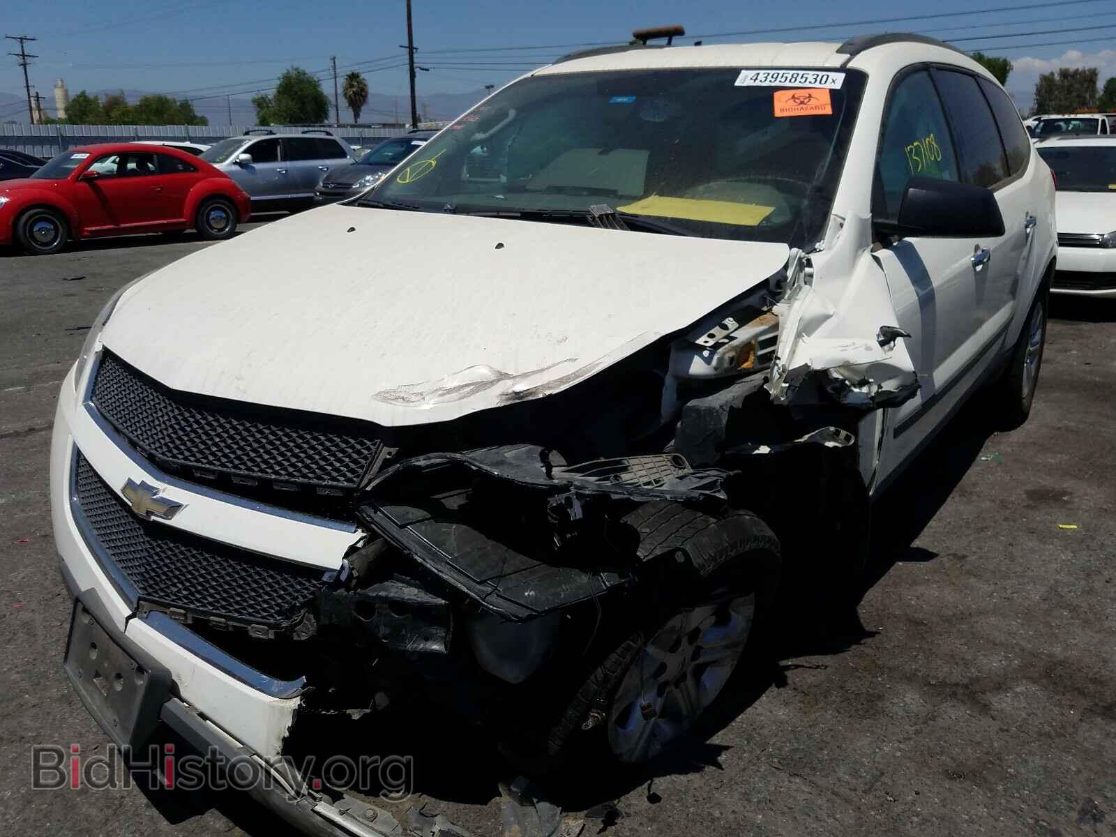 2012 CHEVROLET TRAVERSE - VIN: 1GNKRFED8CJ326017 - Фото 2