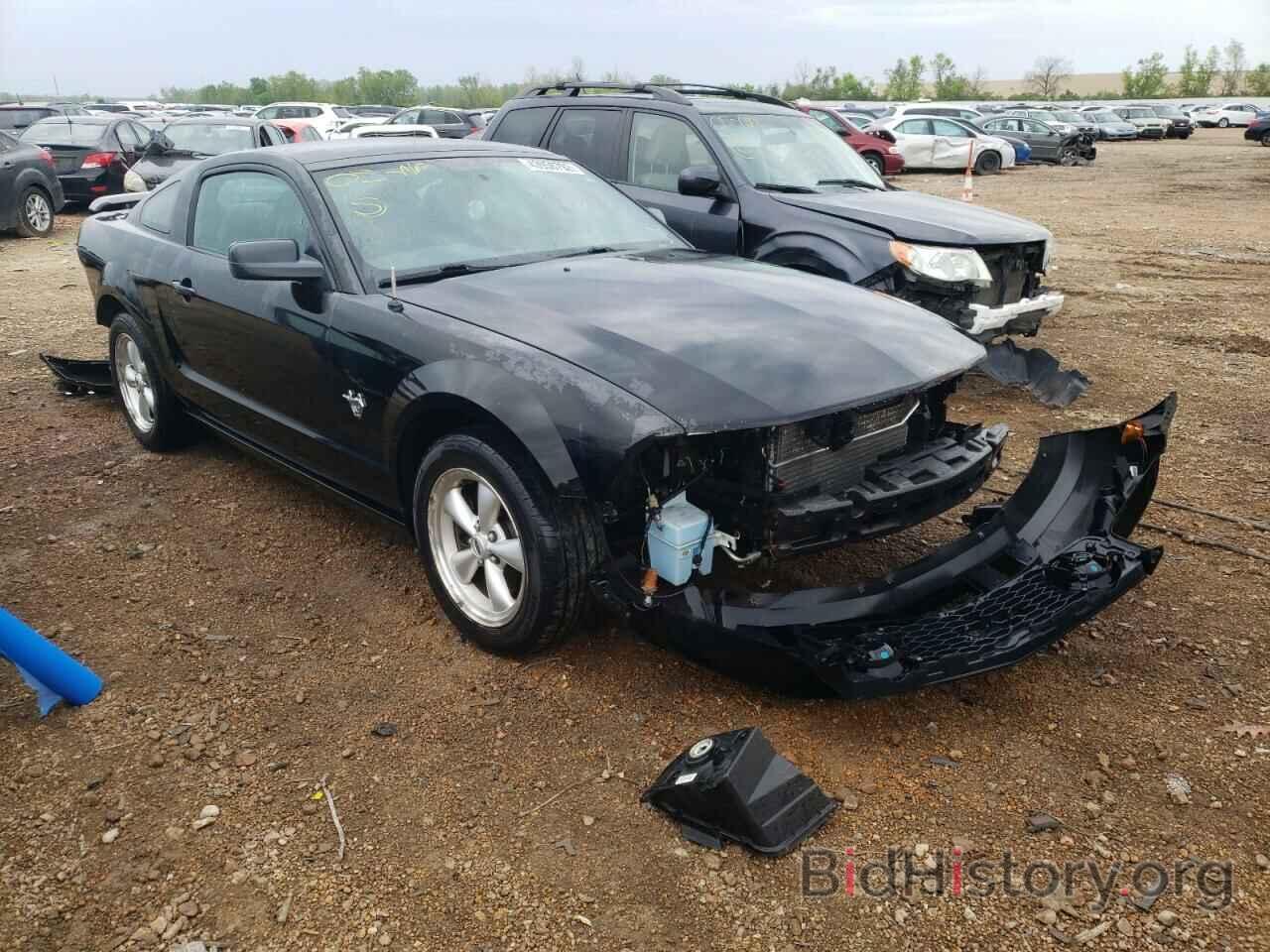 Photo 1ZVHT82H095118932 - FORD MUSTANG 2009