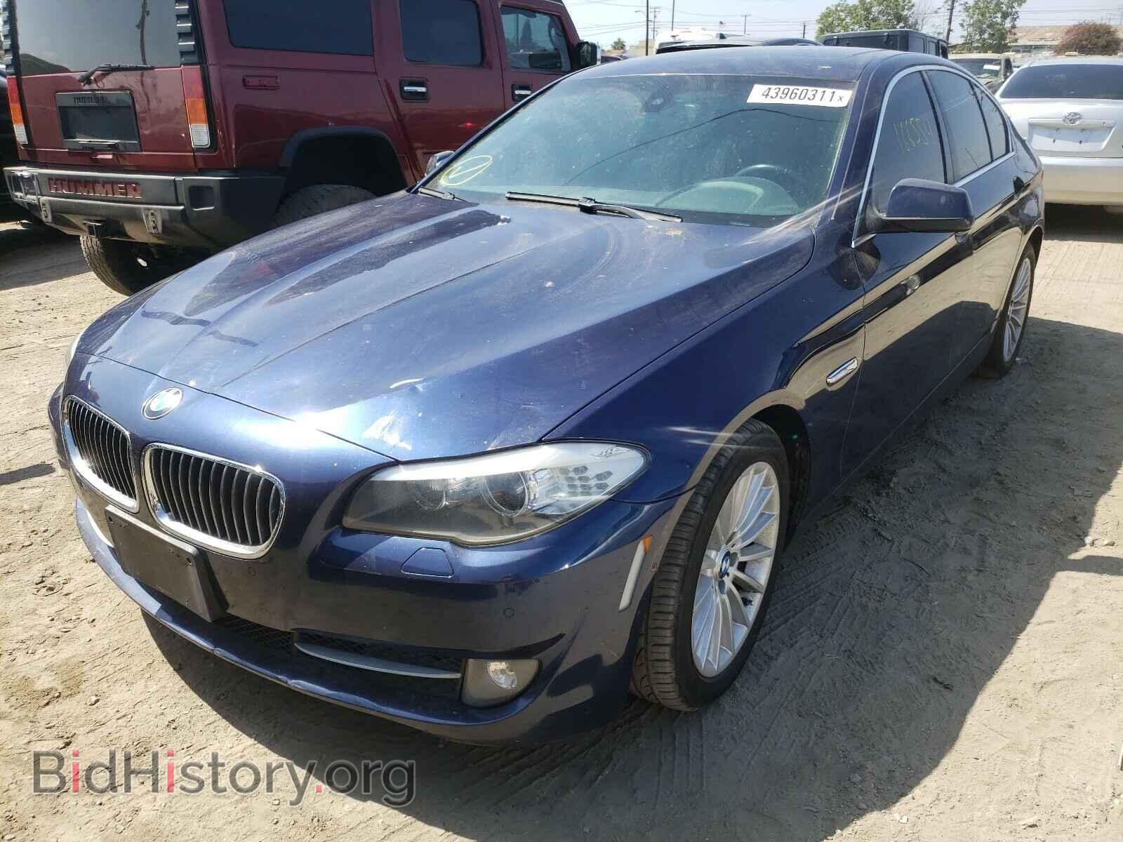 2011 BMW 5 SERIES - VIN: WBAFR7C57BC604739 - Фото 2