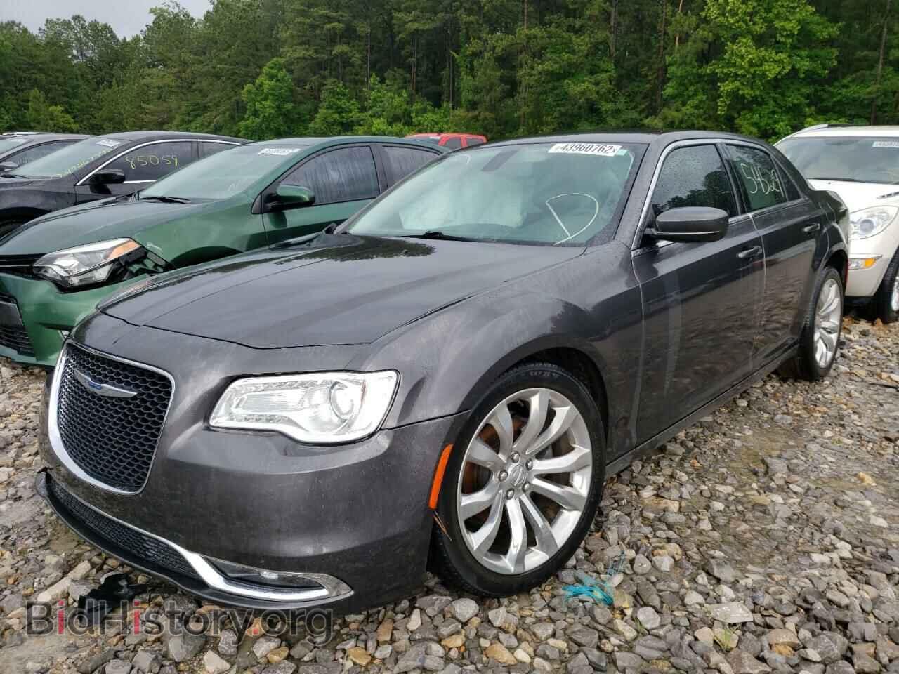 2018 CHRYSLER 300 - VIN: 2C3CCAAG5JH203747 - Фото 2