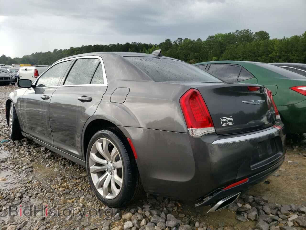 2018 CHRYSLER 300 - VIN: 2C3CCAAG5JH203747 - Фото 3