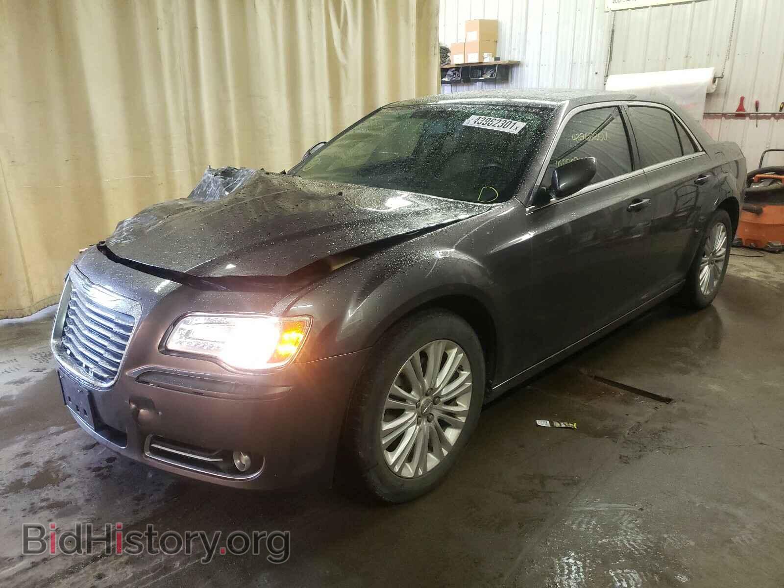 2013 CHRYSLER 300 - VIN: 2C3CCARG3DH564693 - Фото 2
