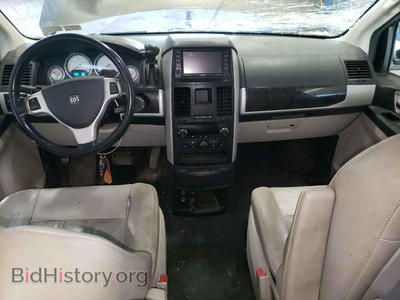 2010 DODGE CARAVAN - VIN: 2D4RN5DX5AR411868 - Фото 8
