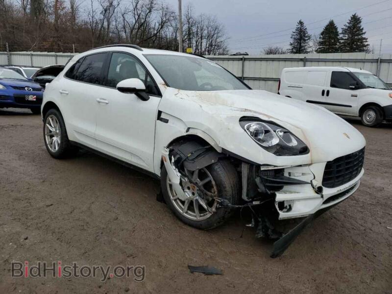 2017 Porsche MACAN (VIN WP1AB2A52HLB13168) — photo 4 of 12