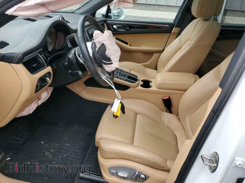 2017 Porsche MACAN (VIN WP1AB2A52HLB13168) — photo 7 of 12