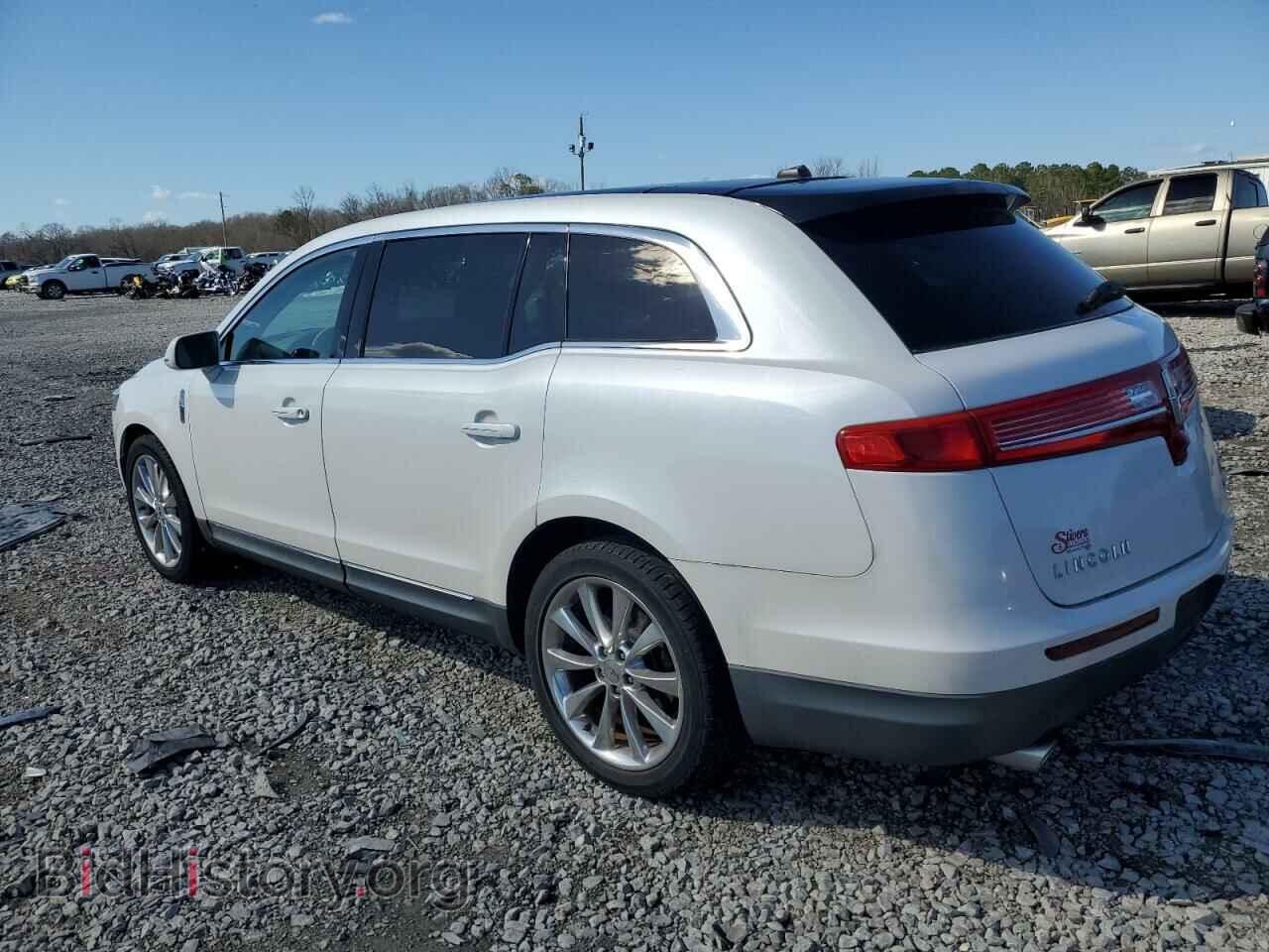 2010 LINCOLN MKT - VIN: 2LMHJ5AT3ABJ14502 - Photo 2