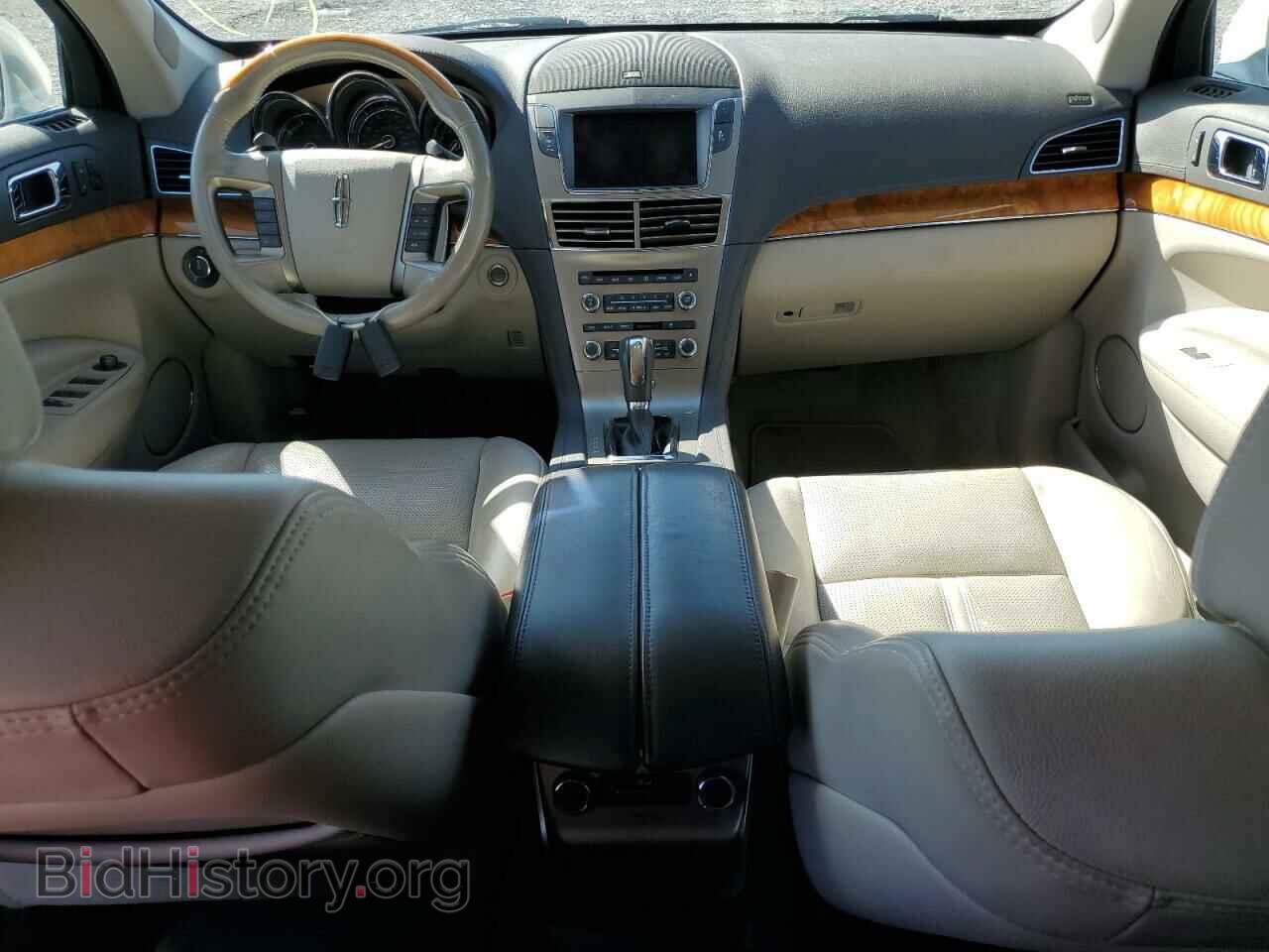 2010 LINCOLN MKT - VIN: 2LMHJ5AT3ABJ14502 - Photo 8
