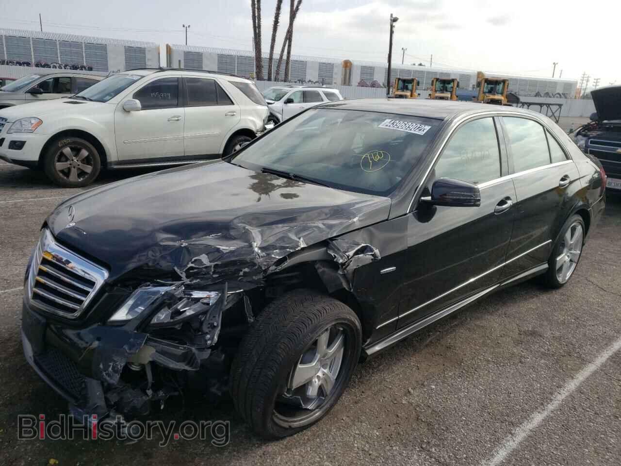 2012 MERCEDES-BENZ E-CLASS - VIN: WDDHF5KB1CA588637 - Фото 2