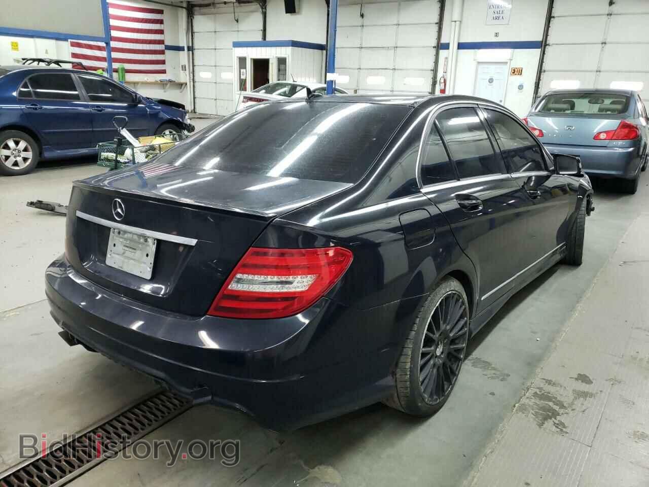 2012 MERCEDES-BENZ C-CLASS - VIN: WDDGF4HB5CA621068 - Фото 4