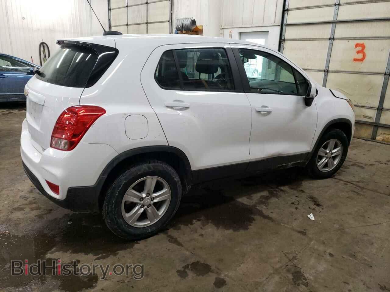2018 CHEVROLET TRAX - VIN: 3GNCJNSB9JL235983 - Фото 3