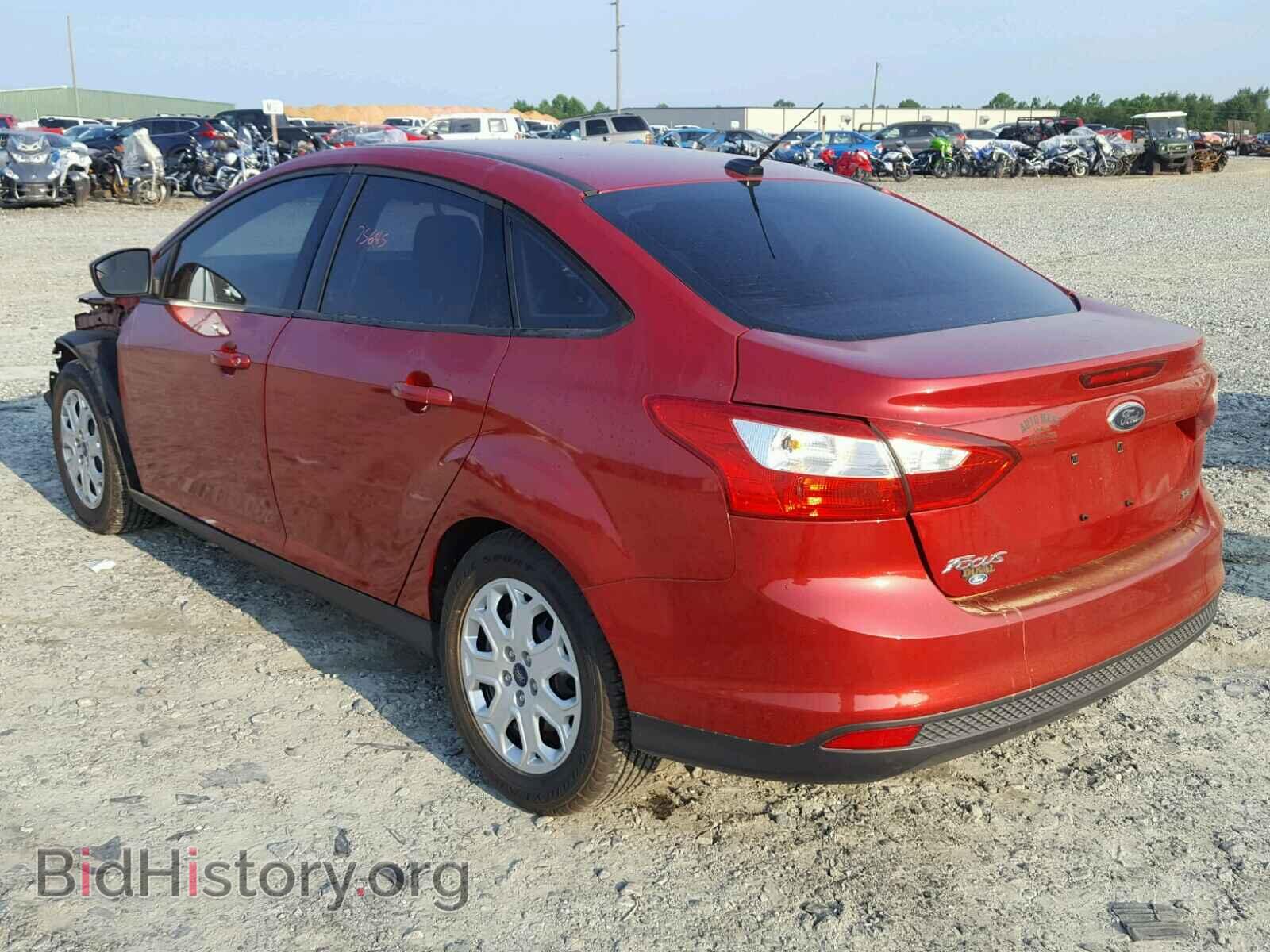 2012 Ford FOCUS (VIN 1FAHP3F28CL101580) — photo 3 of 10