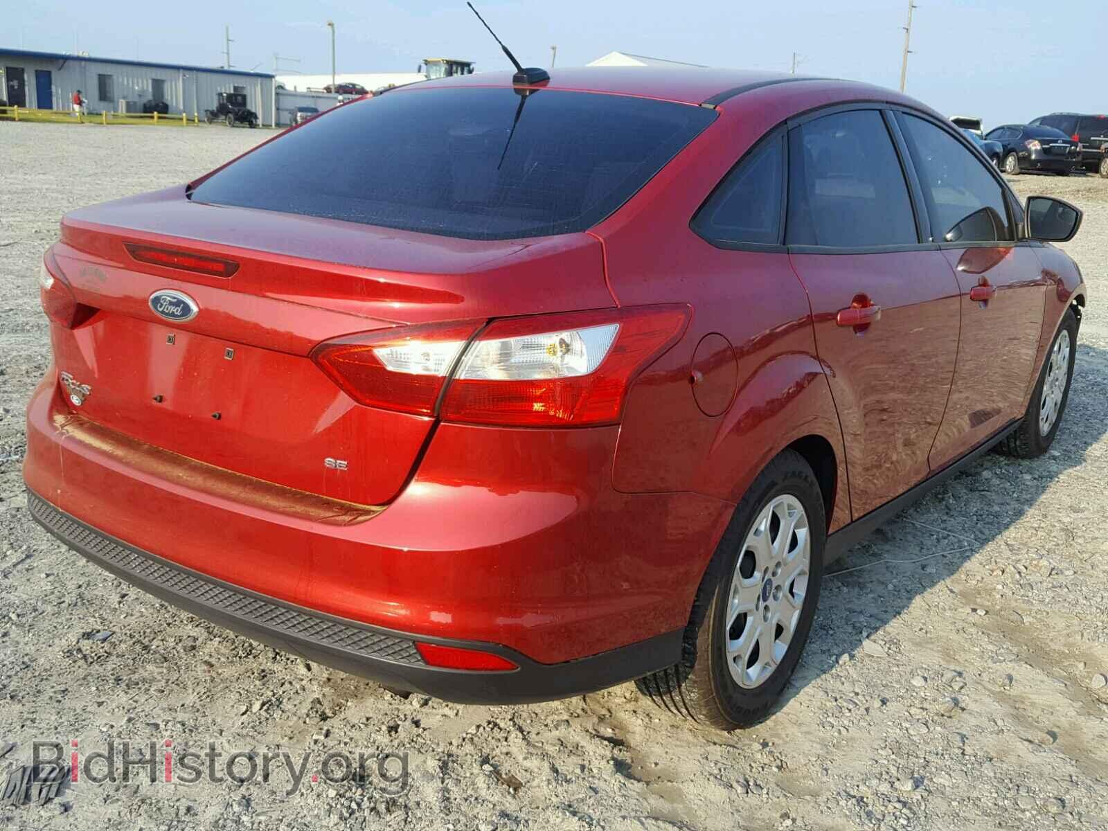 2012 Ford FOCUS (VIN 1FAHP3F28CL101580) — photo 4 of 10