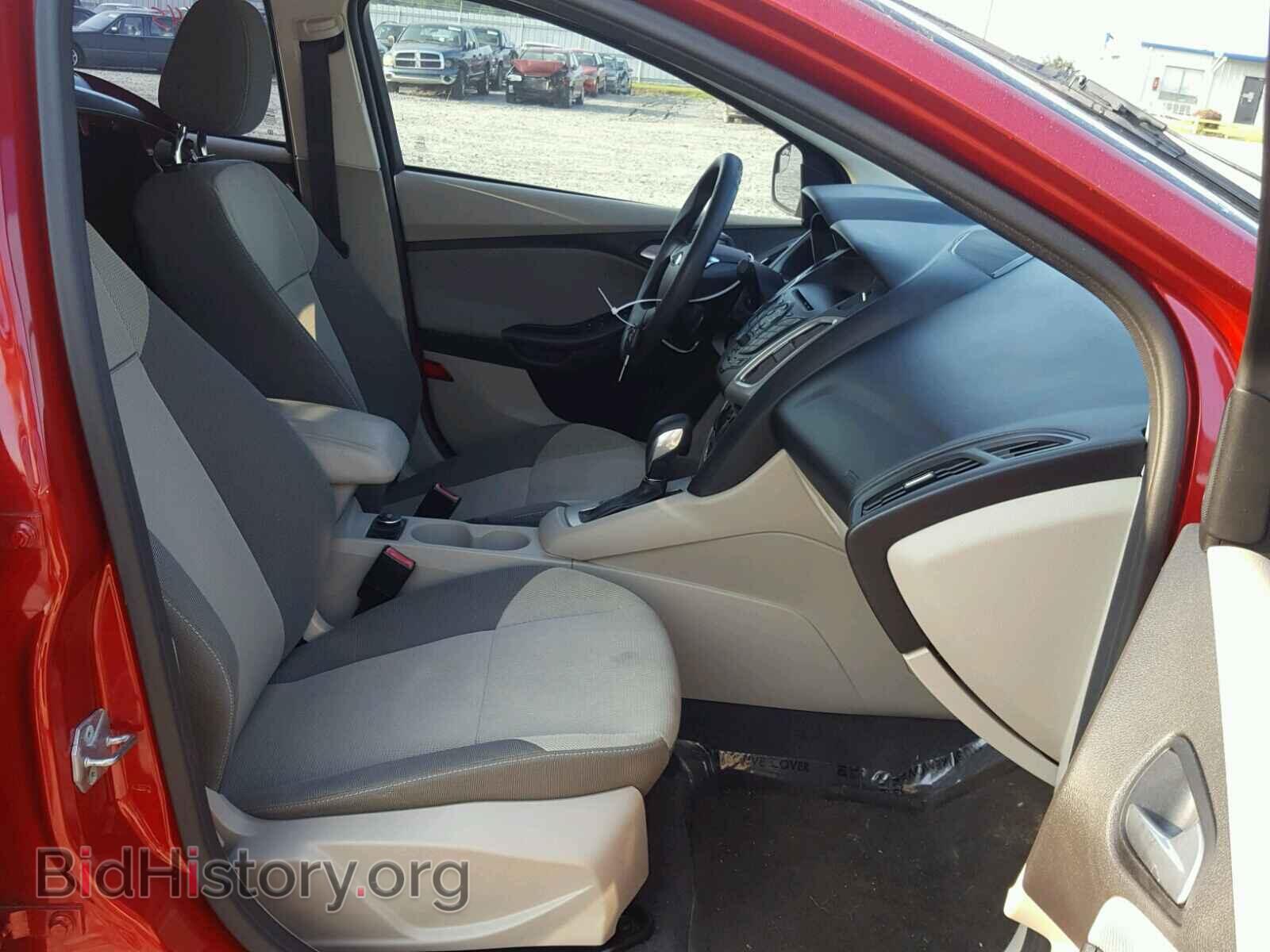 2012 Ford FOCUS (VIN 1FAHP3F28CL101580) — photo 5 of 10
