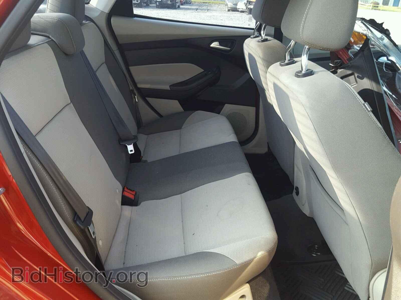 2012 Ford FOCUS (VIN 1FAHP3F28CL101580) — photo 6 of 10