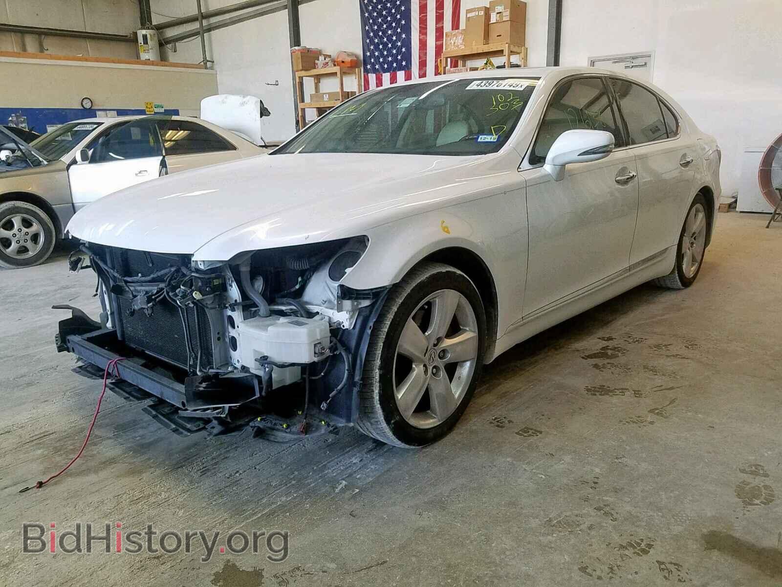 2011 LEXUS LS460 - VIN: JTHBL5EF2B5102303 - Photo 2