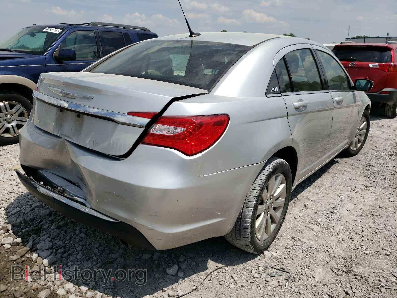 2011 CHRYSLER 200 - VIN: 1C3BC1FG2BN525582 - Фото 4