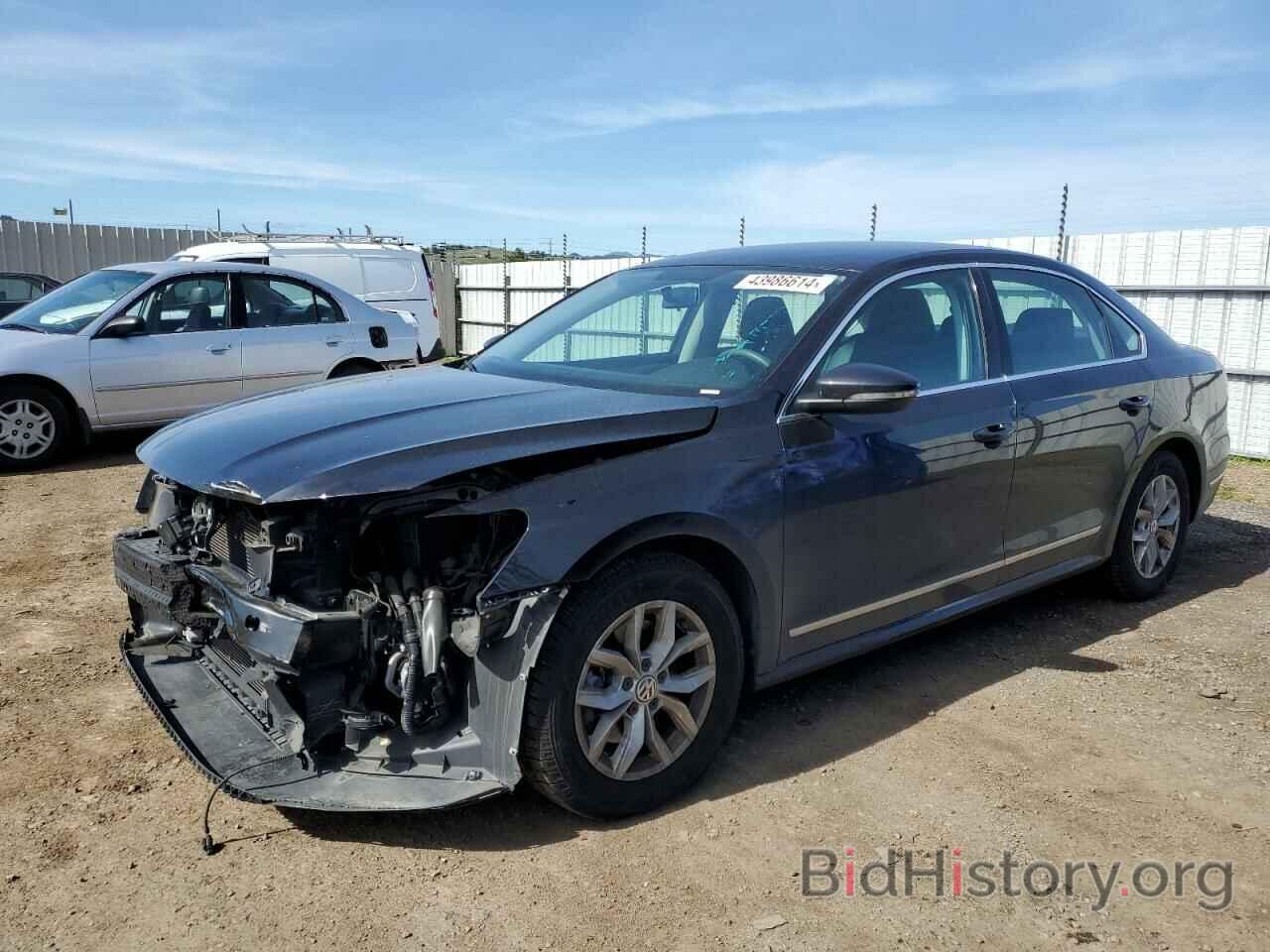 Photo 1VWAT7A32HC026698 - VOLKSWAGEN PASSAT 2017