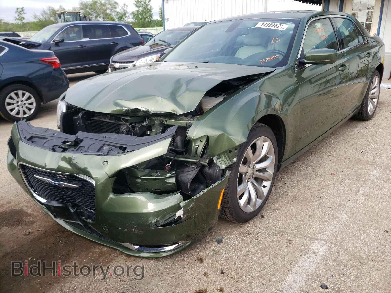 2018 CHRYSLER 300 - VIN: 2C3CCAAG3JH250100 - Фото 2