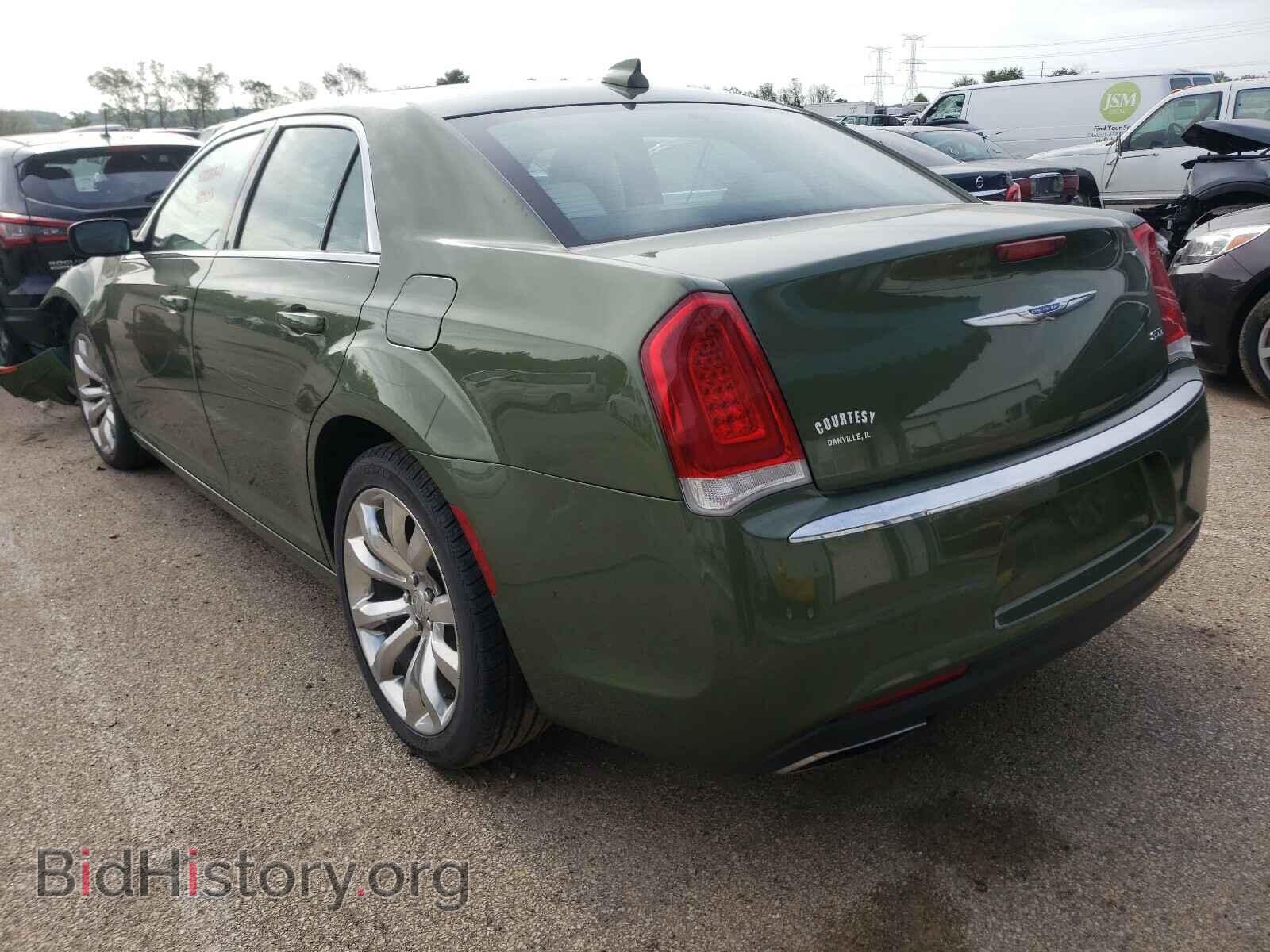 2018 CHRYSLER 300 - VIN: 2C3CCAAG3JH250100 - Фото 3