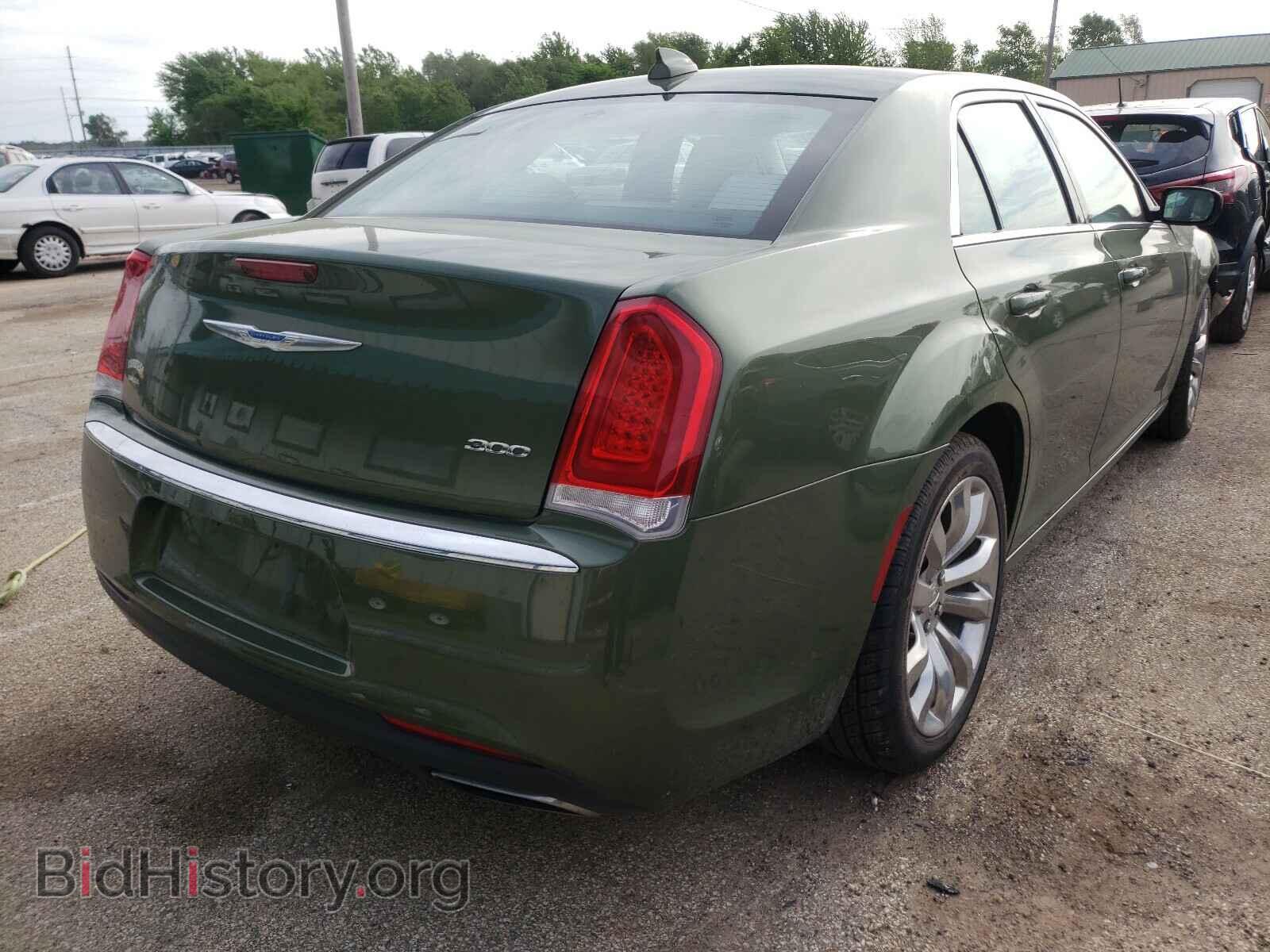 2018 CHRYSLER 300 - VIN: 2C3CCAAG3JH250100 - Фото 4