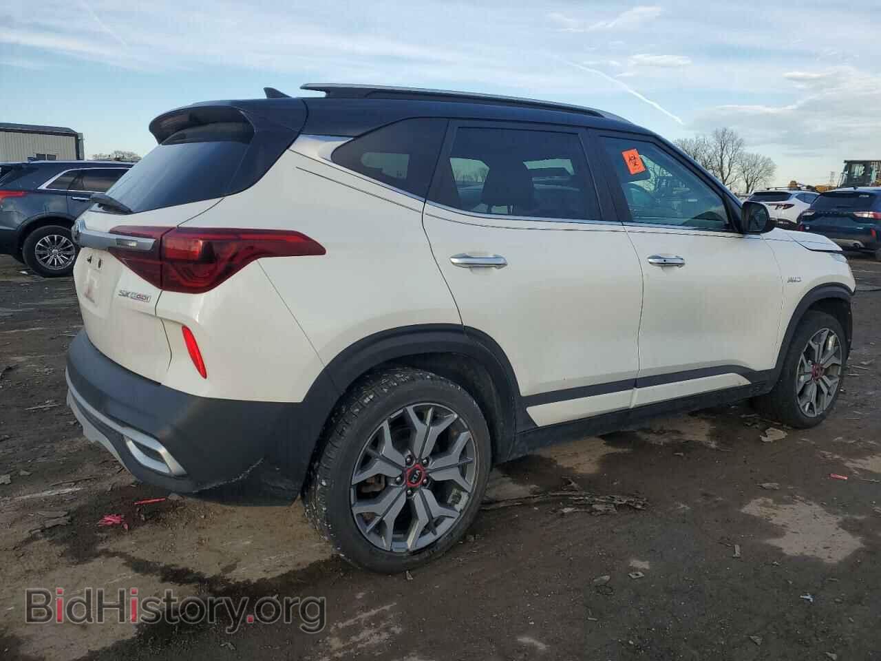 2021 KIA SELTOS - VIN: KNDETCA28M7073418 - Фото 3