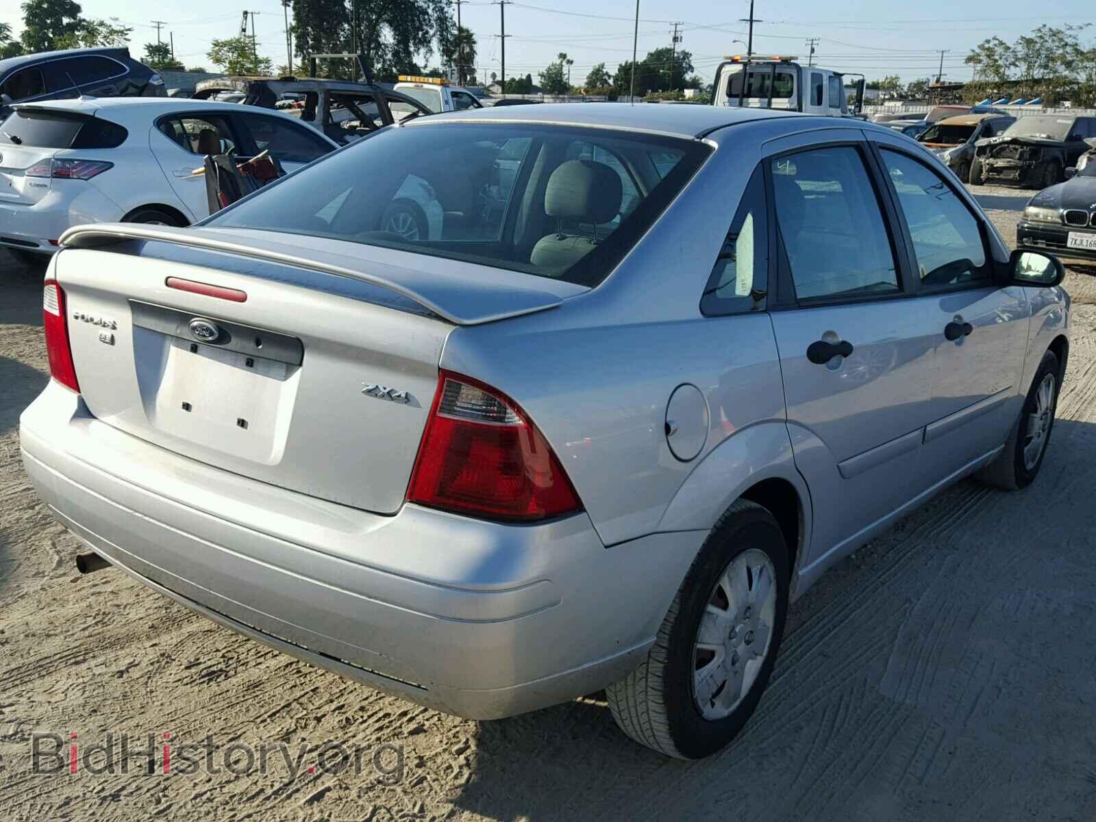 2006 FORD FOCUS - VIN: 1FAFP34N76W105711 - Photo 4