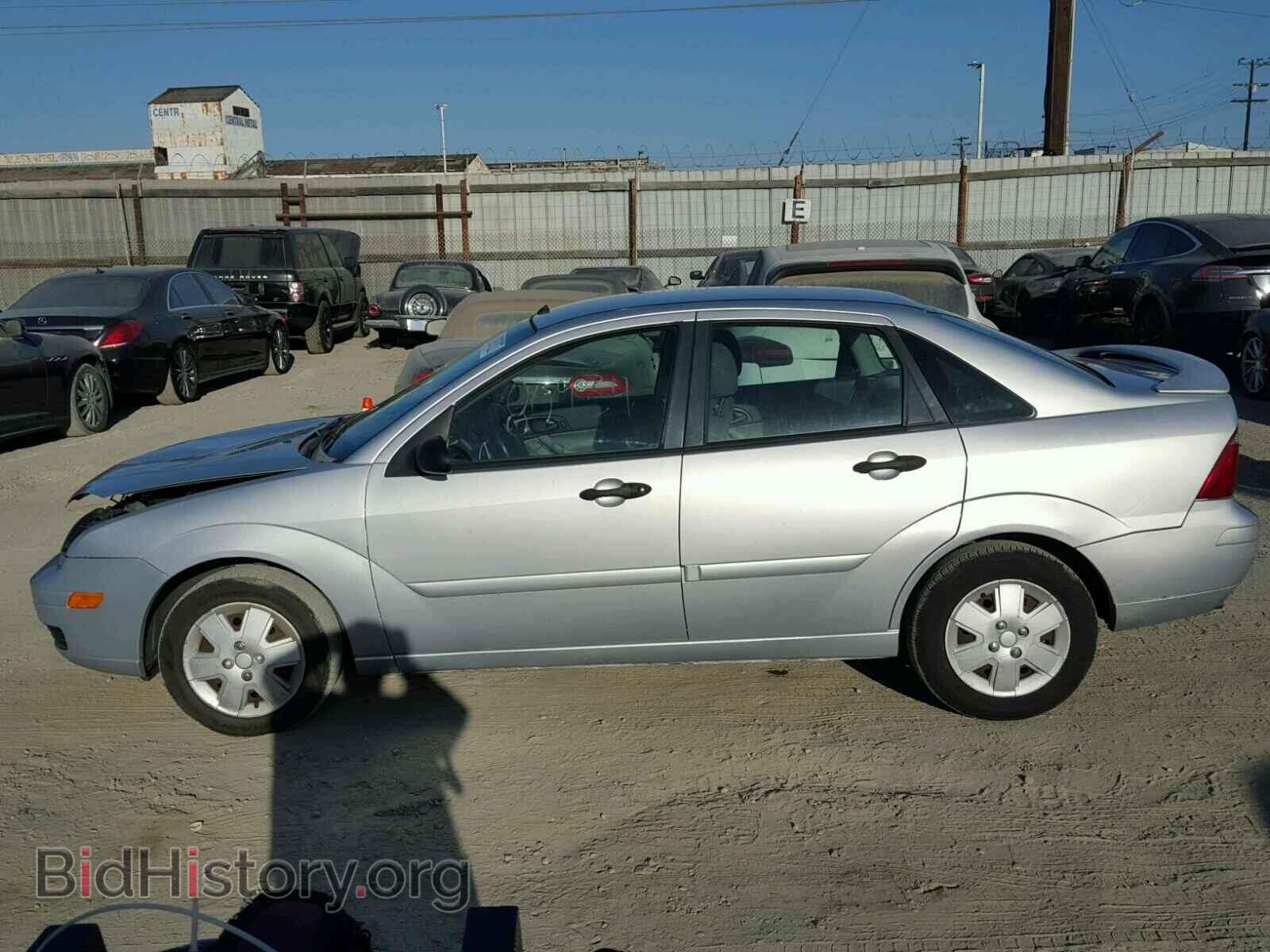 2006 FORD FOCUS - VIN: 1FAFP34N76W105711 - Photo 9