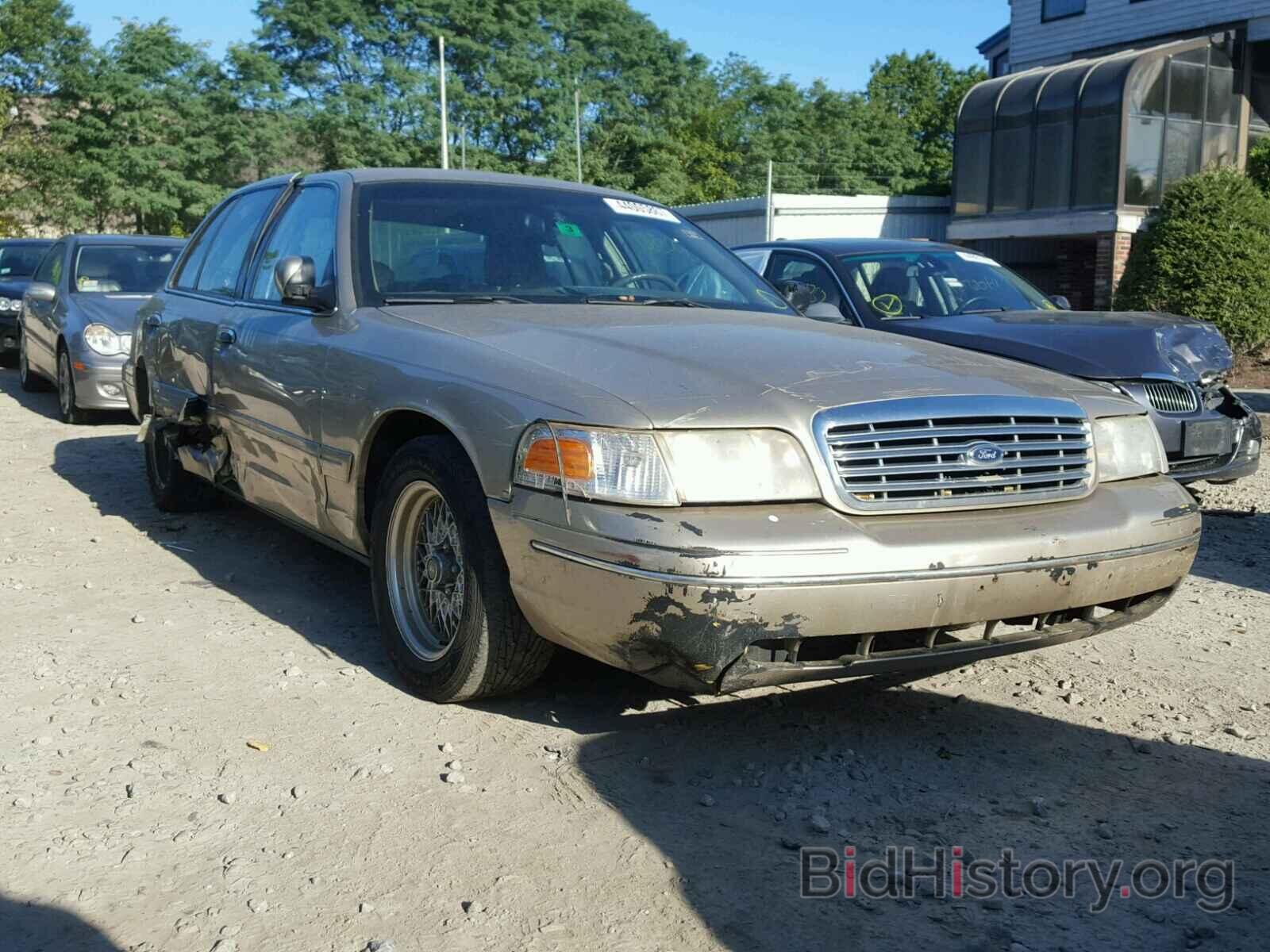 Photo 2FAFP74WXYX215126 - FORD CROWN VIC 2000