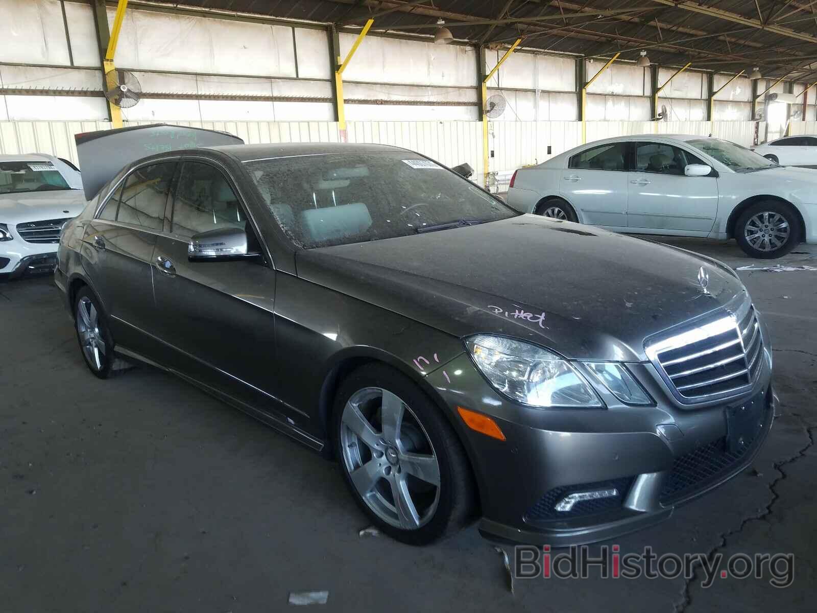 Photo WDDHF5GB5BA321122 - MERCEDES-BENZ E CLASS 2011