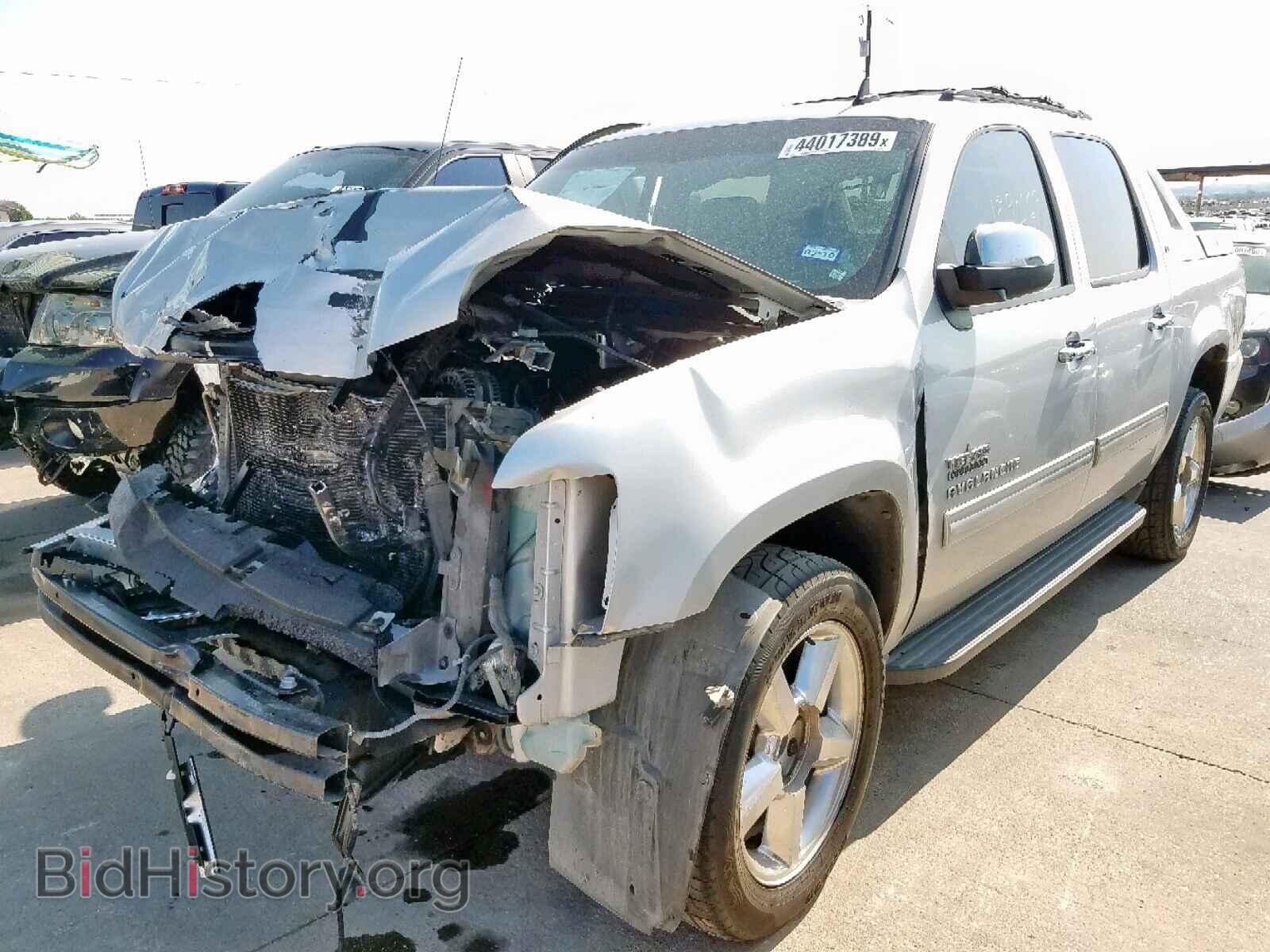 2011 CHEVROLET AVALANCHE - VIN: 3GNMCFE02BG324366 - Фото 2