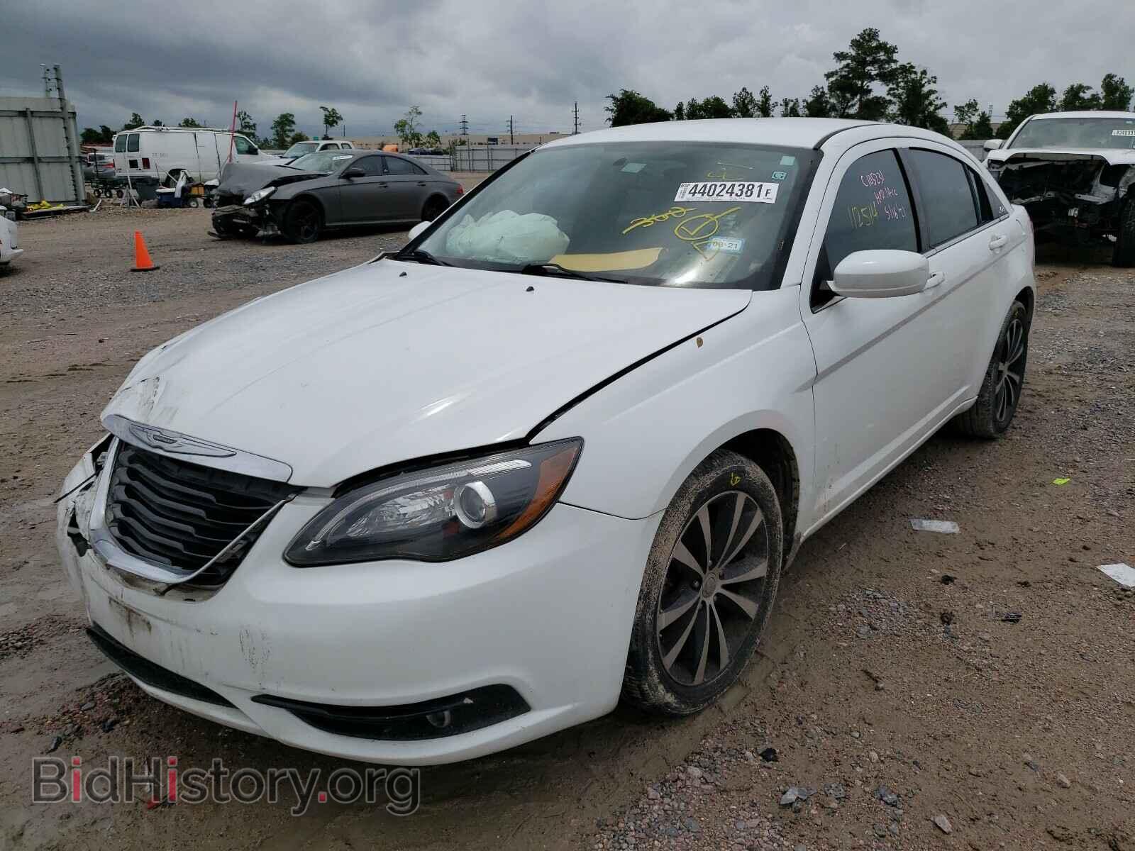 2013 CHRYSLER 200 - VIN: 1C3CCBBB9DN627484 - Фото 2