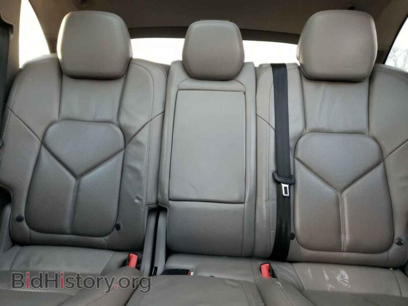 2012 Porsche CAYENNE (VIN WP1AB2A2XCLA50044) — photo 10 of 14
