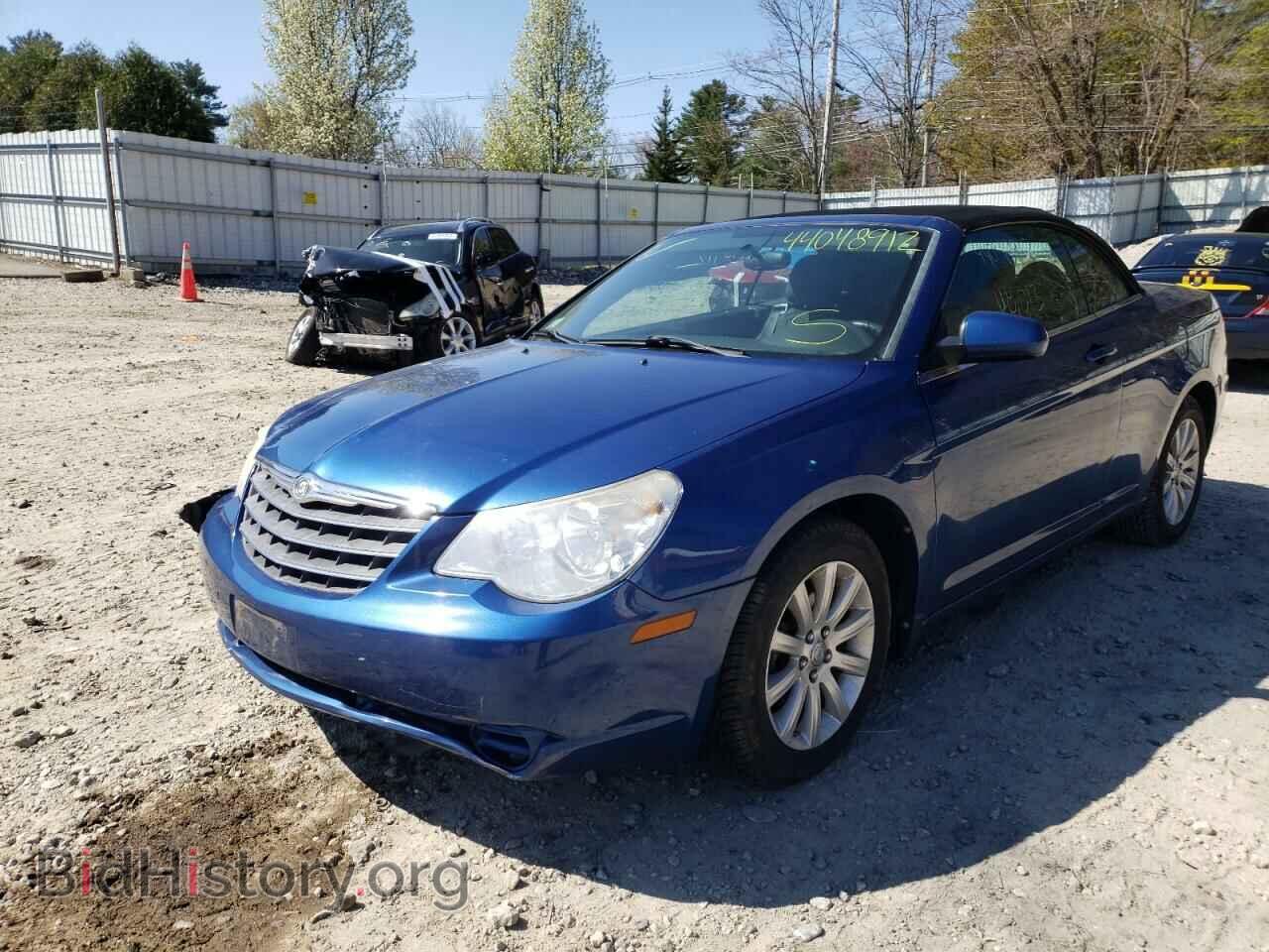 2010 CHRYSLER SEBRING - VIN: 1C3BC5ED4AN166104 - Фото 2