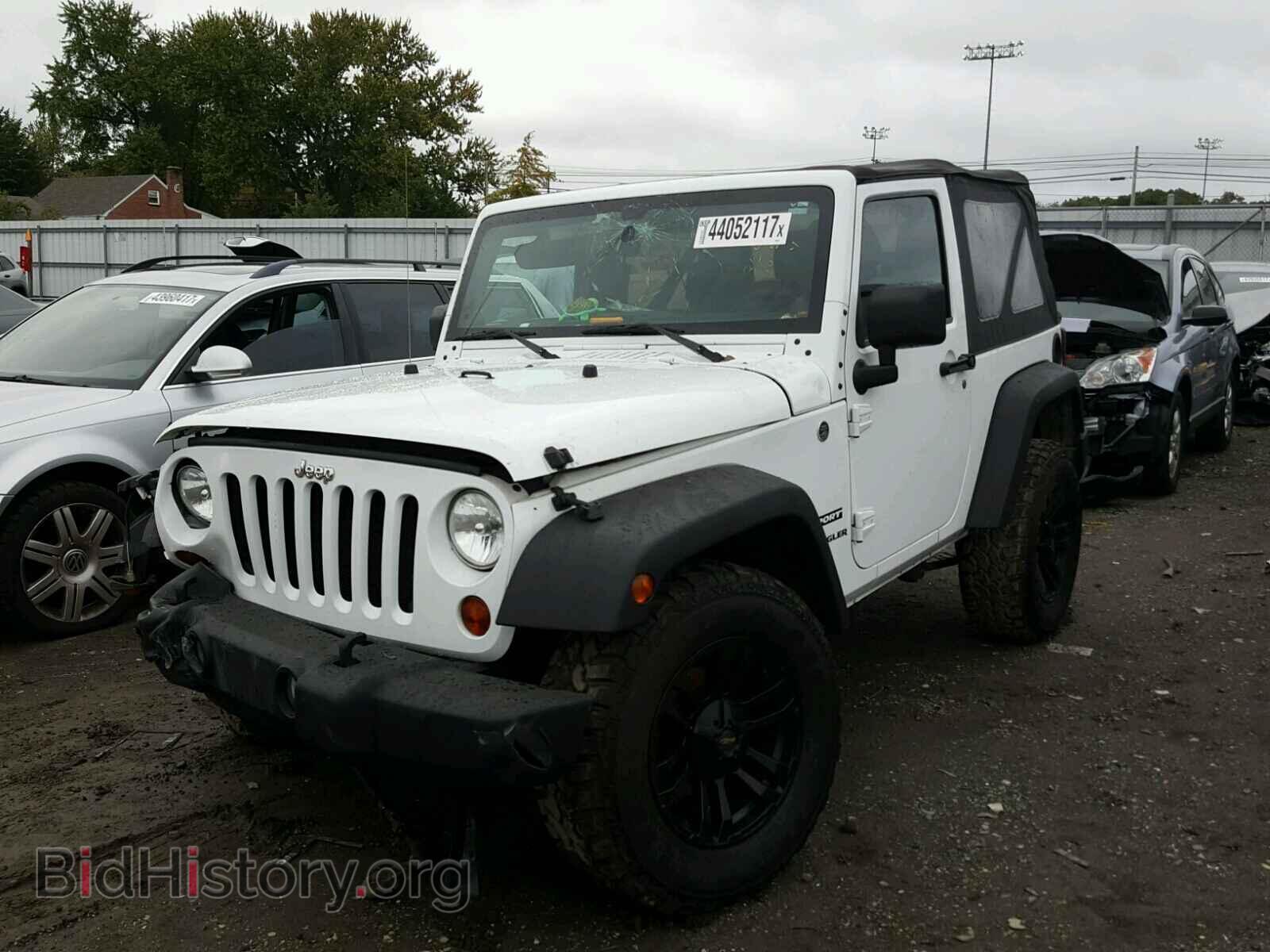 2011 JEEP WRANGLER - VIN: 1J4AA2D10BL608015 - Фото 2