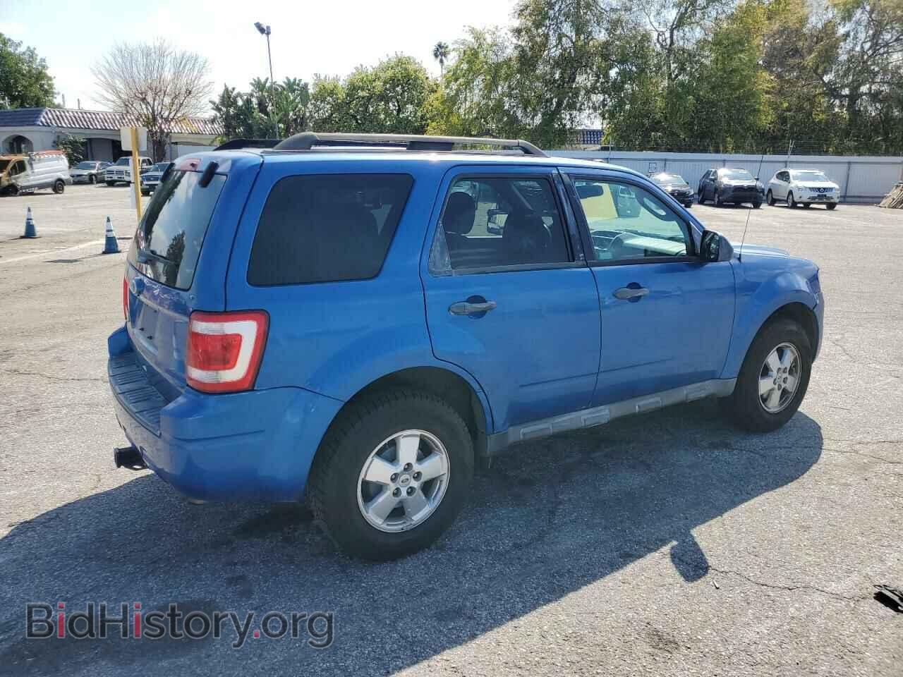 2011 FORD ESCAPE - VIN: 1FMCU0D78BKB66830 - Фото 3