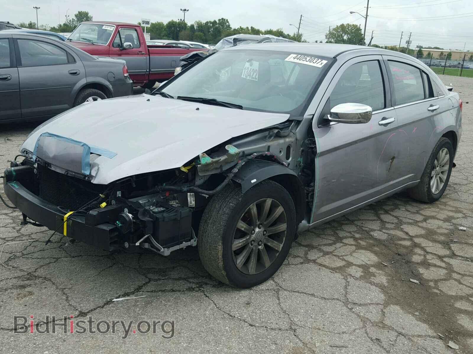 2013 CHRYSLER 200 - VIN: 1C3CCBCG2DN515796 - Photo 2