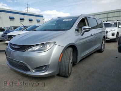 2017 Chrysler PACIFICA Limited, silver — VIN 2C4RC1GGXHR762812, Copart