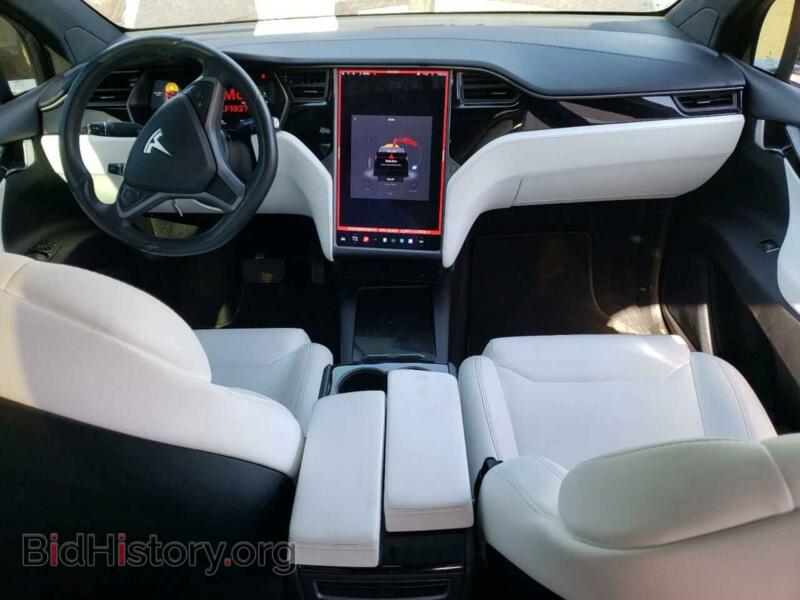 2019 Tesla MODEL X (VIN 5YJXCDE25KF192754) — фото 8 из 12