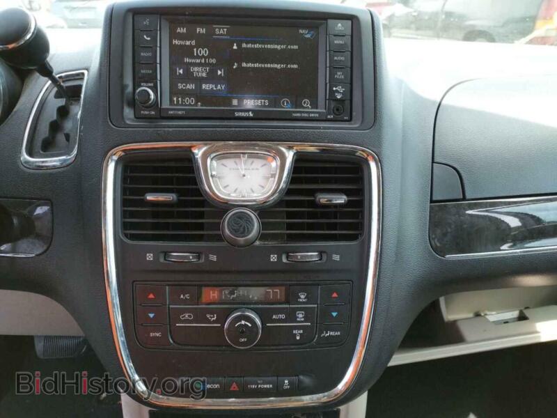 2016 Chrysler MINIVAN (VIN 2C4RC1BG9GR290477) — photo 9 of 10