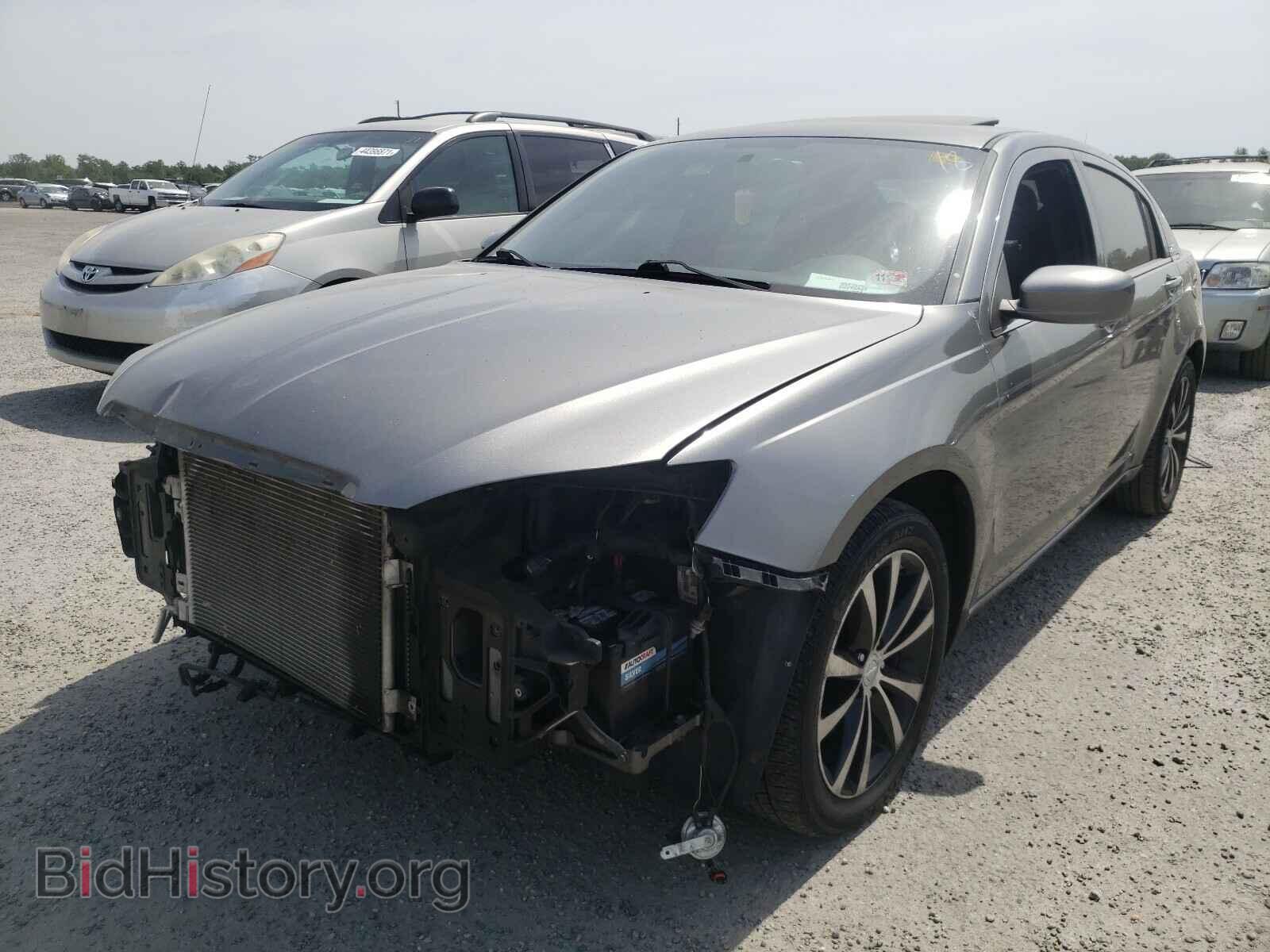 2012 CHRYSLER 200 - VIN: 1C3CCBBG2CN301682 - Фото 2