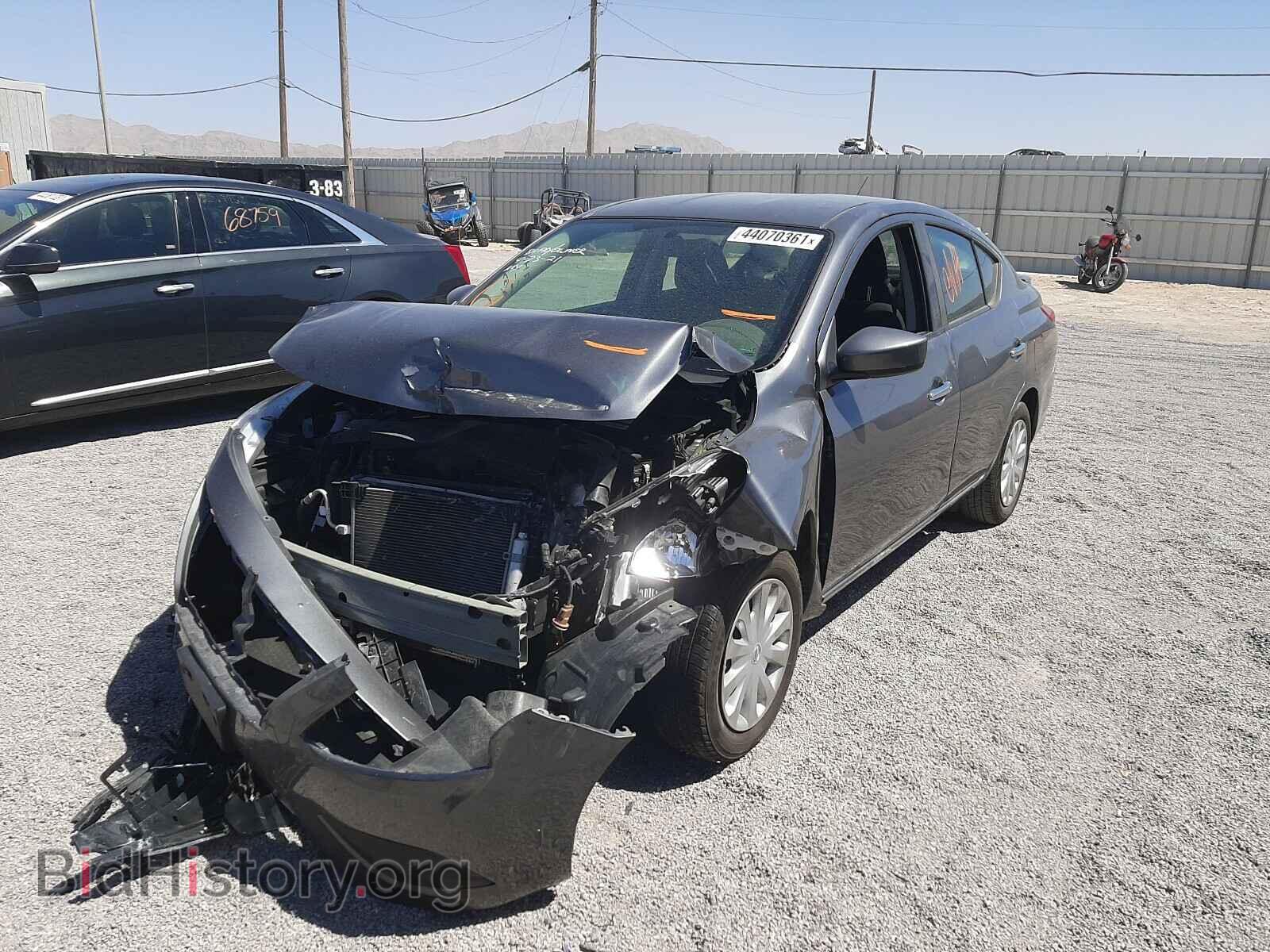 2019 NISSAN VERSA - VIN: 3N1CN7AP3KL806667 - Photo 2