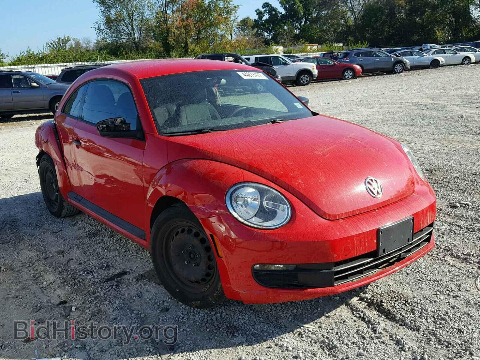 Фотография 3VWFP7AT3CM616748 - VOLKSWAGEN BEETLE 2012