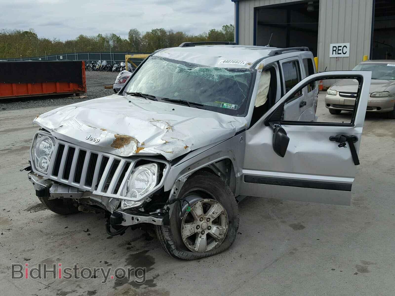 2011 JEEP LIBERTY - VIN: 1J4PN2GK2BW592594 - Фото 2